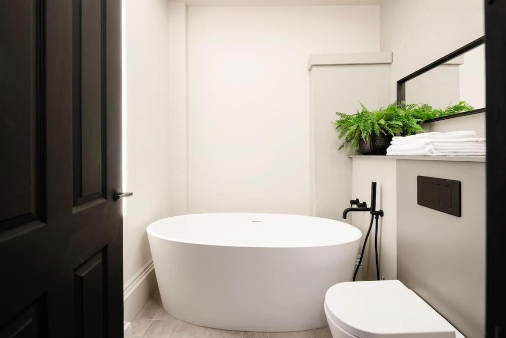 צ'לטנהם High End Free Parking Wifi Balcony Ensuite מראה חיצוני תמונה